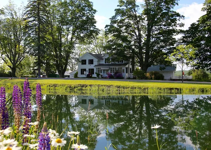 Enfield Manor Bed&Breakfast And Vacation Rental