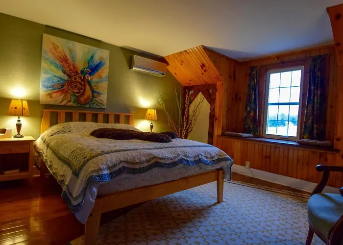 Enfield Manor Bed&Breakfast And Vacation Rental