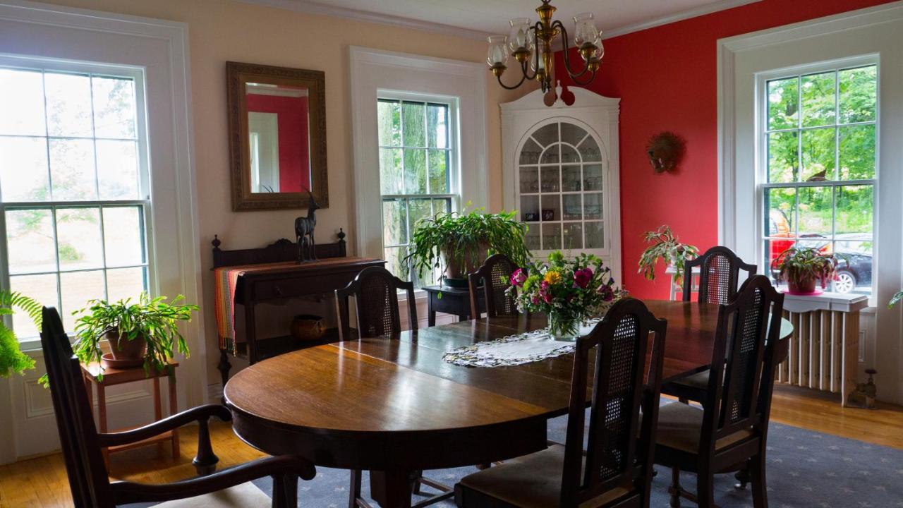 Bed and breakfast Enfield Manor And Vacation